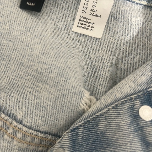 Light Blue Cropped Distressed Denim Jacket - Picture 3 of 3